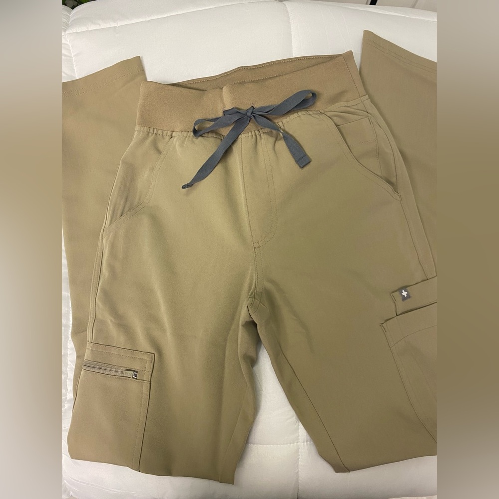 Figs Women's Skinny Pants in Khaki